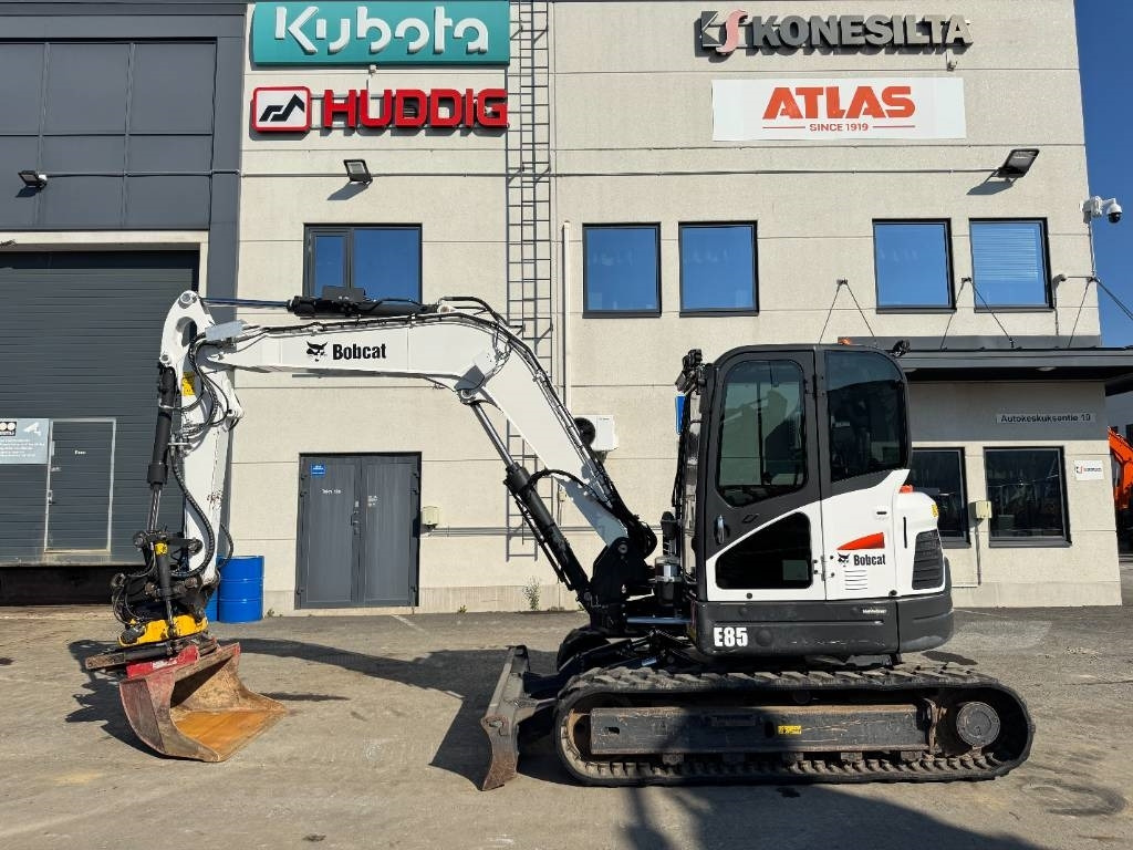 Bobcat E85 PYÖRITTÄJÄLLÄ - Máy xúc mini: hình 1 Bobcat E85 PYÖRITTÄJÄLLÄ - Máy xúc mini: hình 1