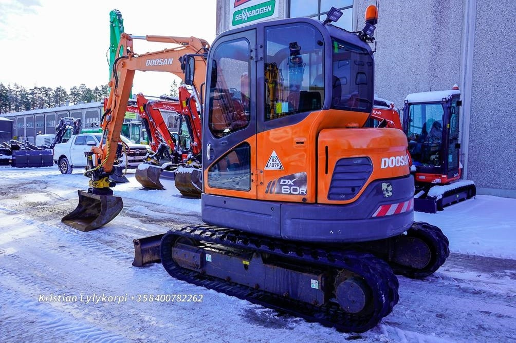 Doosan DX60LCR VARUSTEPAKETILLA - Máy xúc mini: hình 2 Doosan DX60LCR VARUSTEPAKETILLA - Máy xúc mini: hình 2