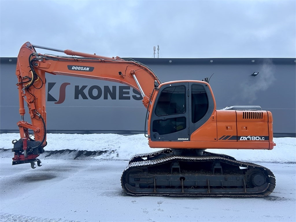 Doosan MYYTY! SOLD! DX180LCH PYÖRITTÄJÄLLÄ - Máy xúc bánh xích: hình 1 Doosan MYYTY! SOLD! DX180LCH PYÖRITTÄJÄLLÄ - Máy xúc bánh xích: hình 1