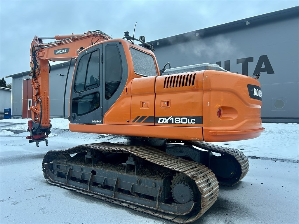 Doosan MYYTY! SOLD! DX180LCH PYÖRITTÄJÄLLÄ - Máy xúc bánh xích: hình 2 Doosan MYYTY! SOLD! DX180LCH PYÖRITTÄJÄLLÄ - Máy xúc bánh xích: hình 2