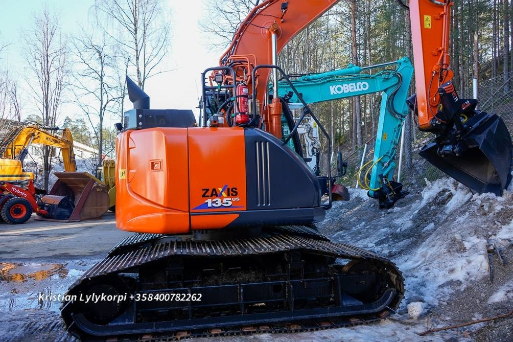 Máy xúc bánh xích Hitachi ZX135US-6 METSÄALUSTALLA: hình 43