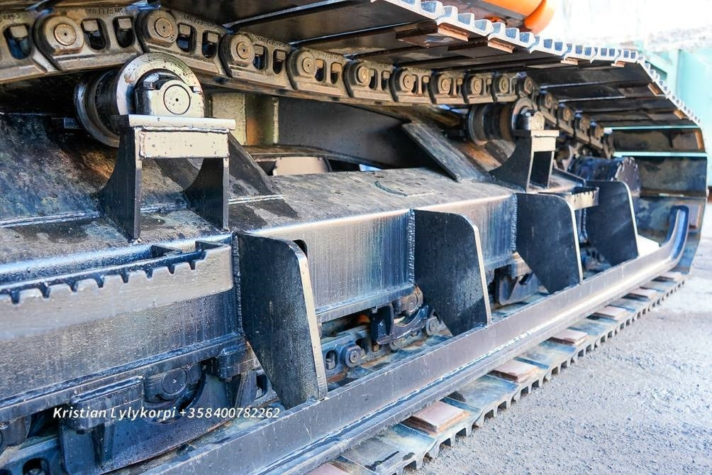 Máy xúc bánh xích Hitachi ZX135US-6 METSÄALUSTALLA: hình 40