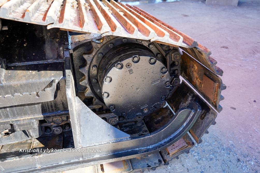 Máy xúc bánh xích Hitachi ZX135US-6 METSÄALUSTALLA: hình 16