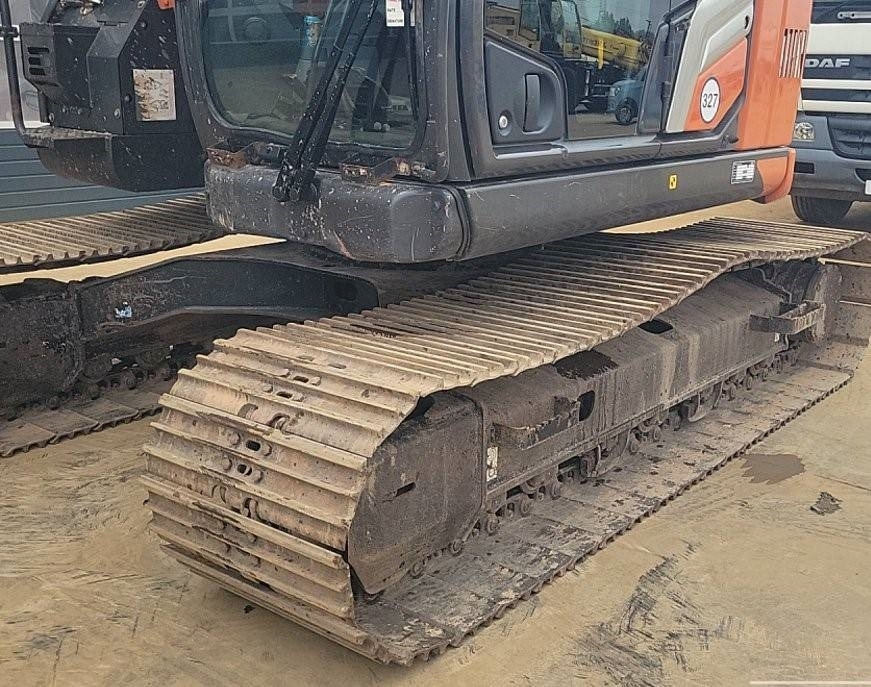 Hitachi ZX135US-7 - Máy xúc bánh xích: hình 5 Hitachi ZX135US-7 - Máy xúc bánh xích: hình 5