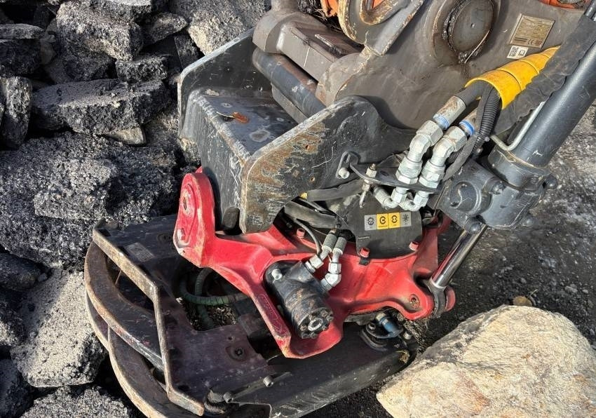 Hitachi ZX170W-6 + Peräkärry 2-akselinen - Máy xúc bánh lốp: hình 4 Hitachi ZX170W-6 + Peräkärry 2-akselinen - Máy xúc bánh lốp: hình 4