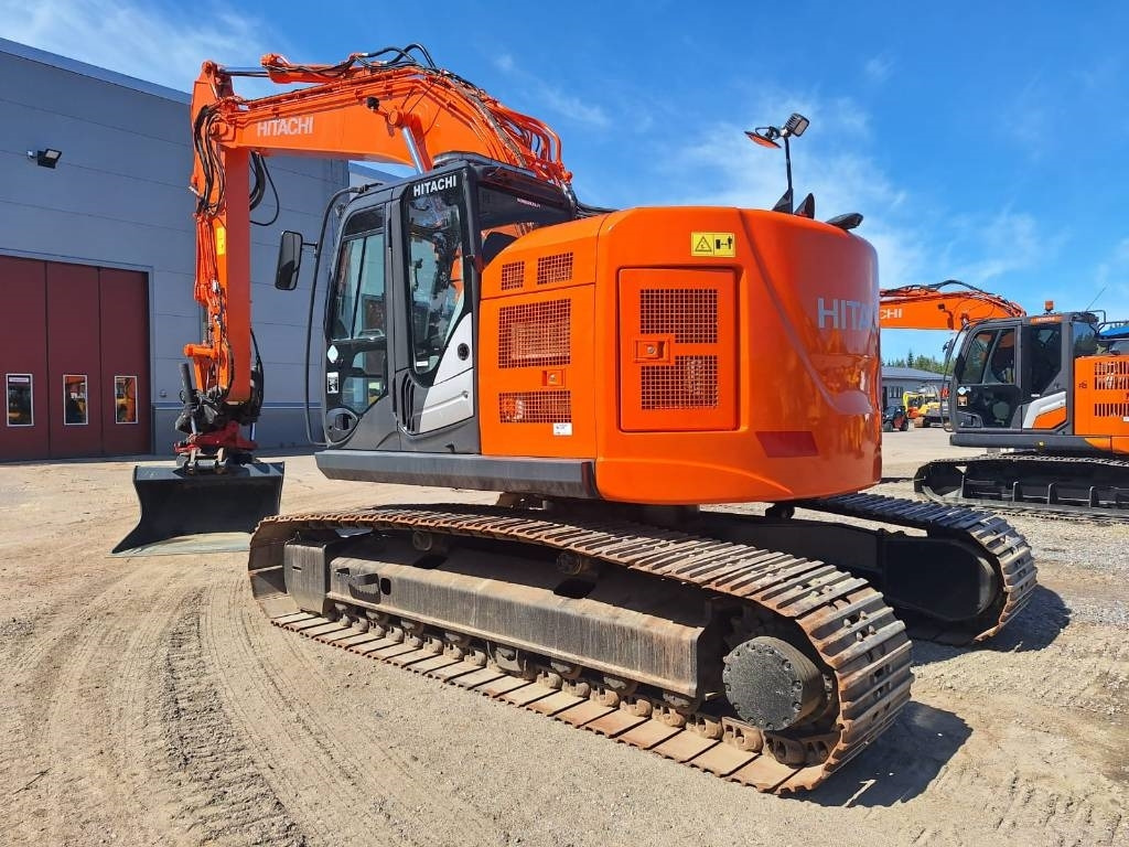 Hitachi ZX225USLC-5 PYÖRITTÄJÄ+PIHDIT YM. - Máy xúc bánh xích: hình 2 Hitachi ZX225USLC-5 PYÖRITTÄJÄ+PIHDIT YM. - Máy xúc bánh xích: hình 2