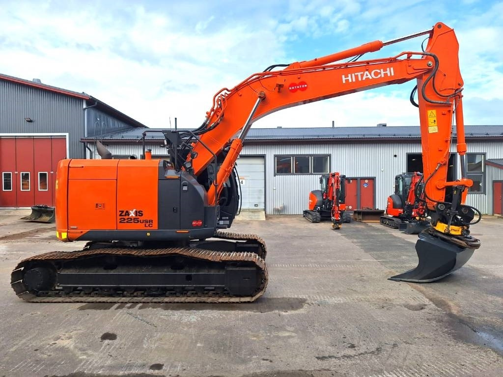 Hitachi ZX225USLC-5 PYÖRITTÄJÄLLÄ - Máy xúc bánh xích: hình 5 Hitachi ZX225USLC-5 PYÖRITTÄJÄLLÄ - Máy xúc bánh xích: hình 5