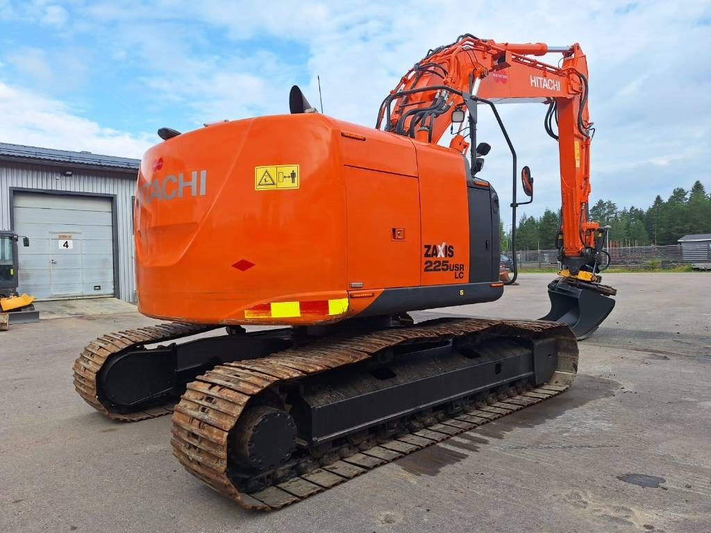 Hitachi ZX225USLC-5 PYÖRITTÄJÄLLÄ - Máy xúc bánh xích: hình 4 Hitachi ZX225USLC-5 PYÖRITTÄJÄLLÄ - Máy xúc bánh xích: hình 4