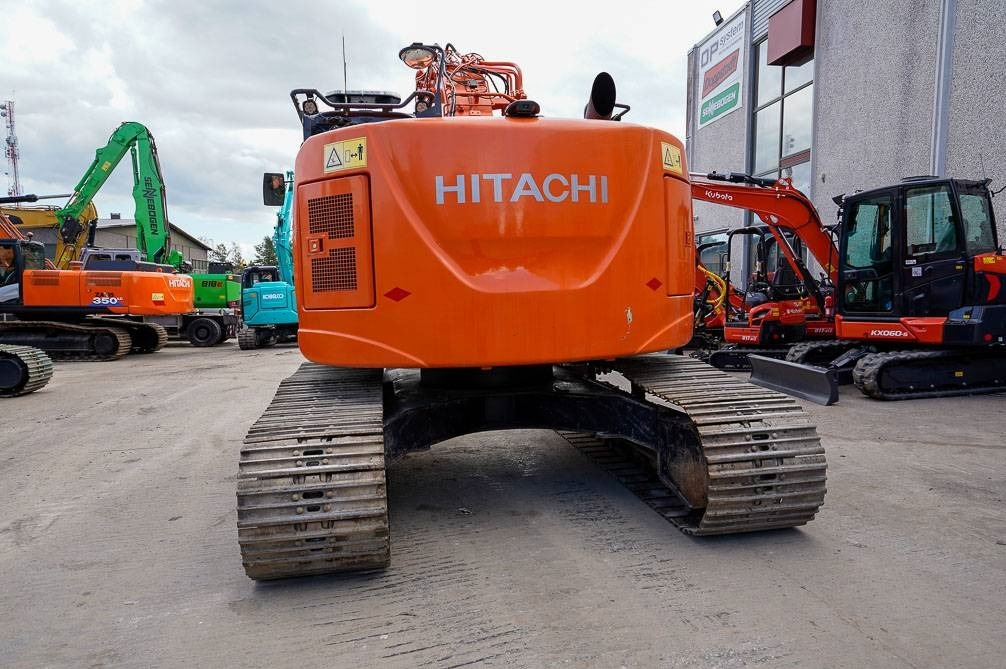 Hitachi ZX225USLC-5B MARTTIINILLA  - Máy xúc bánh xích: hình 4 Hitachi ZX225USLC-5B MARTTIINILLA  - Máy xúc bánh xích: hình 4