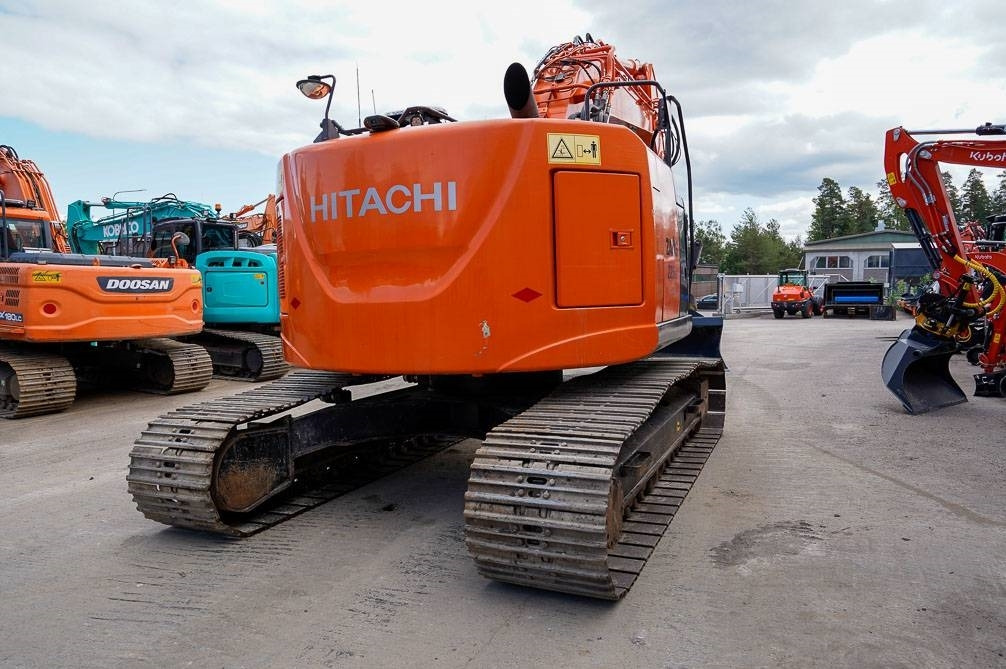 Hitachi ZX225USLC-5B MARTTIINILLA  - Máy xúc bánh xích: hình 5 Hitachi ZX225USLC-5B MARTTIINILLA  - Máy xúc bánh xích: hình 5