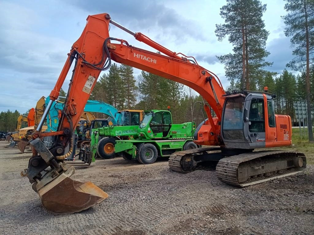 Hitachi ZX225USR KALLISTAJALLA - Máy xúc bánh xích: hình 1 Hitachi ZX225USR KALLISTAJALLA - Máy xúc bánh xích: hình 1