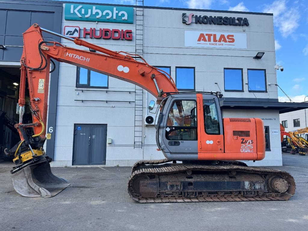 Hitachi ZX225USR PYÖRITTÄJÄLLÄ - Máy xúc bánh xích: hình 1 Hitachi ZX225USR PYÖRITTÄJÄLLÄ - Máy xúc bánh xích: hình 1