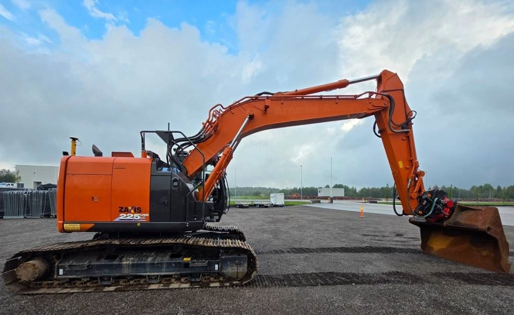 Hitachi ZX225USRLC-6 - Máy xúc bánh xích: hình 3 Hitachi ZX225USRLC-6 - Máy xúc bánh xích: hình 3