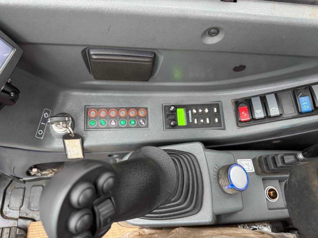 Máy xúc mini Hyundai R80CR-9A PYÖRITTÄJÄLLÄ: hình 11