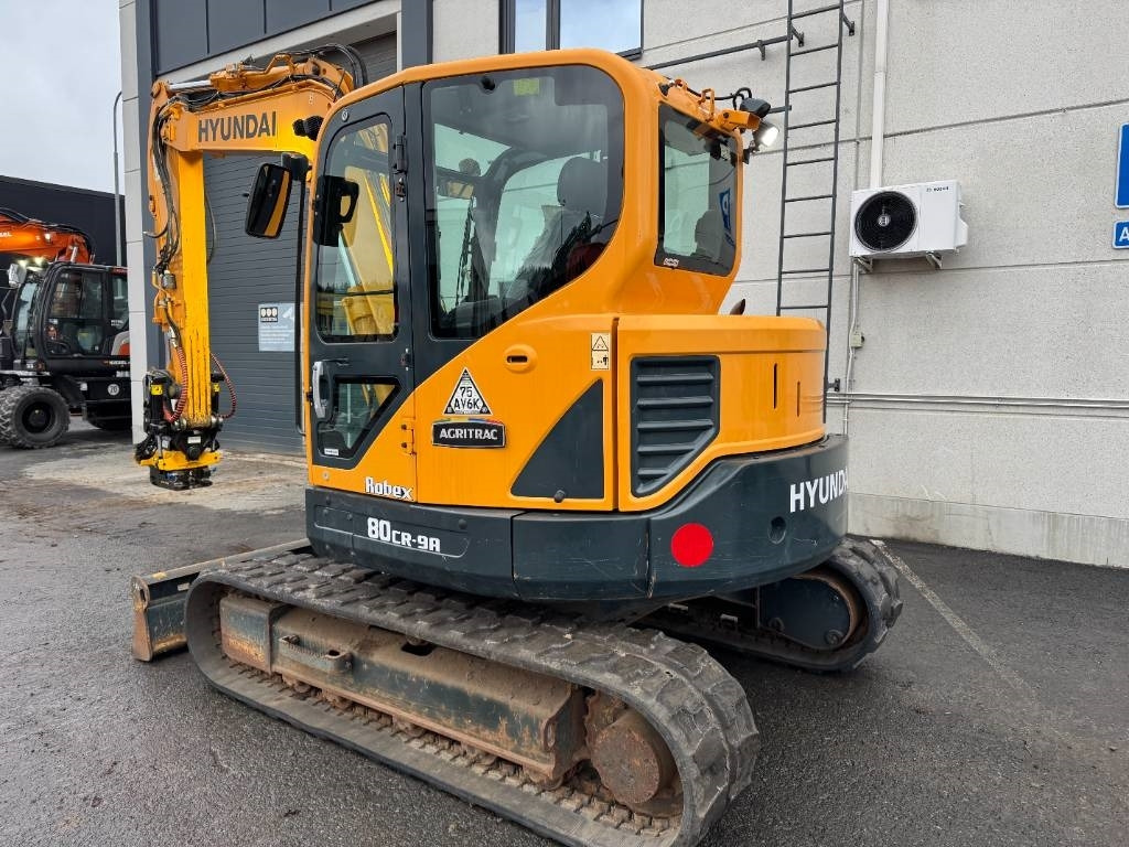 Hyundai R80CR-9A PYÖRITTÄJÄLLÄ  - Máy xúc mini: hình 3 Hyundai R80CR-9A PYÖRITTÄJÄLLÄ  - Máy xúc mini: hình 3