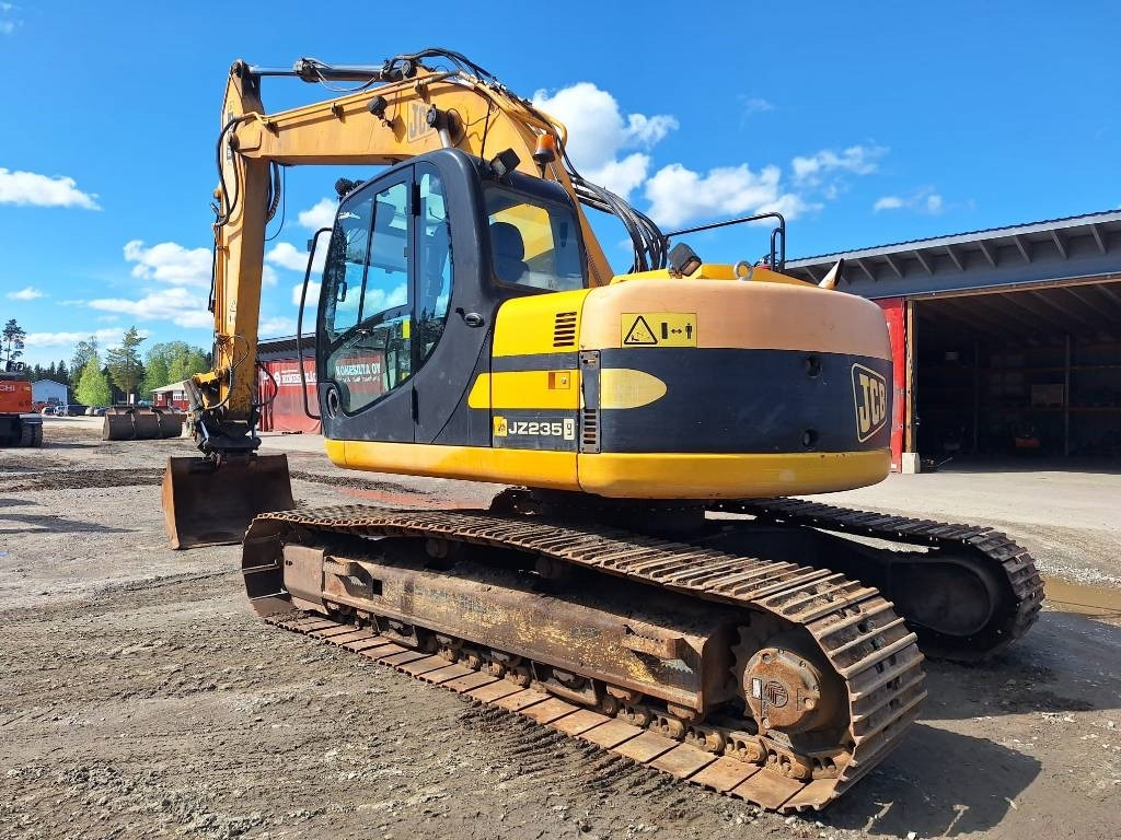 JCB JZ235LC KALLISTAJALLA - Máy xúc bánh xích: hình 2 JCB JZ235LC KALLISTAJALLA - Máy xúc bánh xích: hình 2