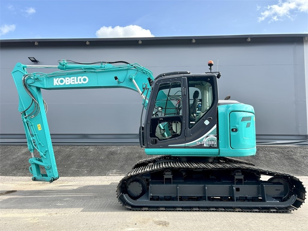 Kobelco SK140SRL-5 JATKETTU SUOALUSTA TULOSSA - Máy xúc bánh xích: hình 1 Kobelco SK140SRL-5 JATKETTU SUOALUSTA TULOSSA - Máy xúc bánh xích: hình 1
