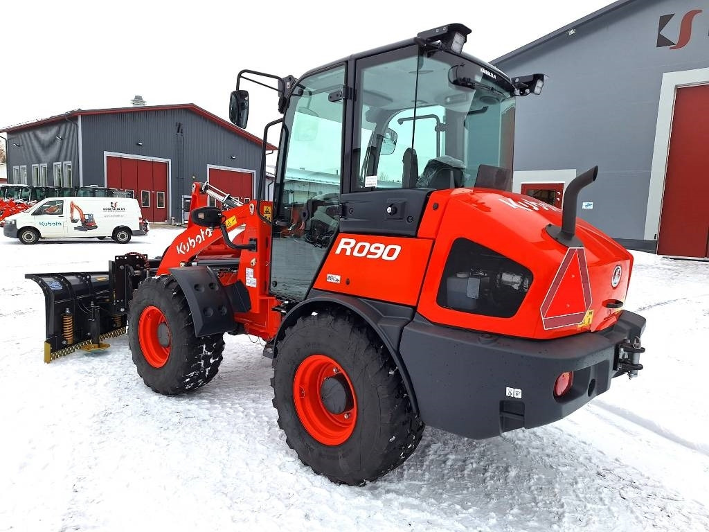 Kubota R090 TALVIPAKETILLA - Máy xúc lật bánh lốp: hình 3 Kubota R090 TALVIPAKETILLA - Máy xúc lật bánh lốp: hình 3