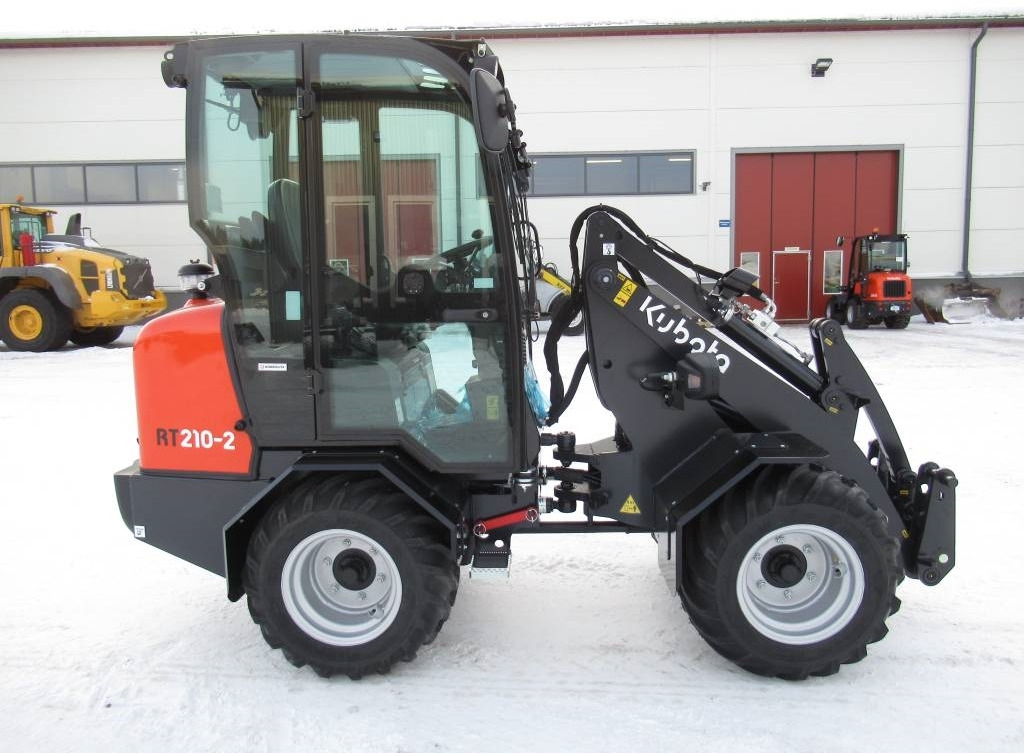 Kubota RT210-2 UUSI, TAKUU - Máy xúc lật mini gấp khúc: hình 5 Kubota RT210-2 UUSI, TAKUU - Máy xúc lật mini gấp khúc: hình 5
