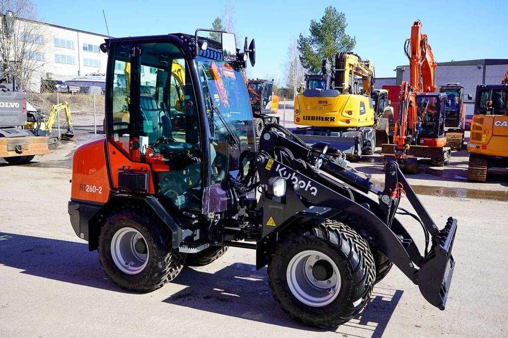 Kubota RT260-2 DELUXE - Máy xúc lật bánh lốp: hình 5 Kubota RT260-2 DELUXE - Máy xúc lật bánh lốp: hình 5