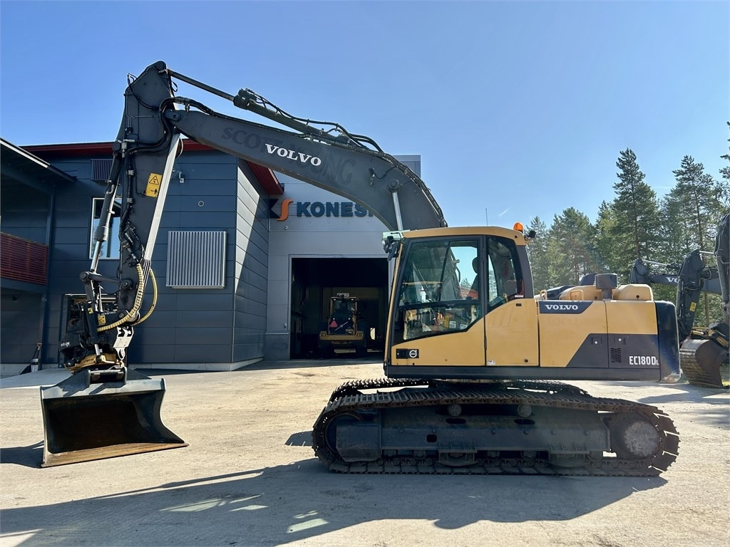 Volvo EC180DL PYÖRITTÄJÄLLÄ  - Máy xúc bánh xích: hình 1 Volvo EC180DL PYÖRITTÄJÄLLÄ  - Máy xúc bánh xích: hình 1
