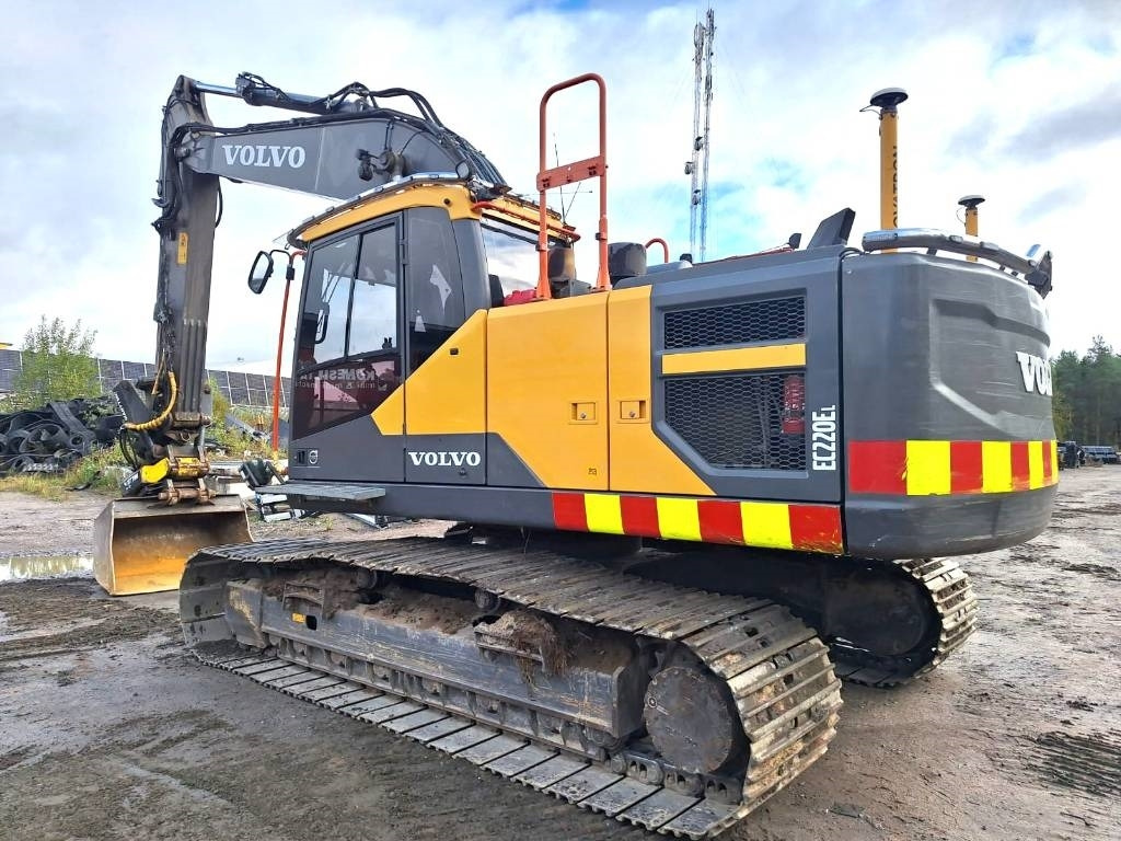 Volvo EC220EL HUIPPUVARUSTEILLA - Máy xúc bánh xích: hình 2 Volvo EC220EL HUIPPUVARUSTEILLA - Máy xúc bánh xích: hình 2