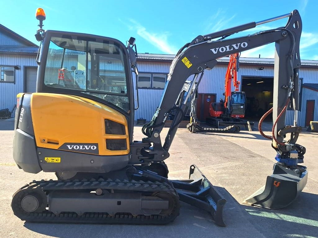 Volvo EC35D PYÖRITTÄJÄLLÄ  - Máy xúc mini: hình 5 Volvo EC35D PYÖRITTÄJÄLLÄ  - Máy xúc mini: hình 5