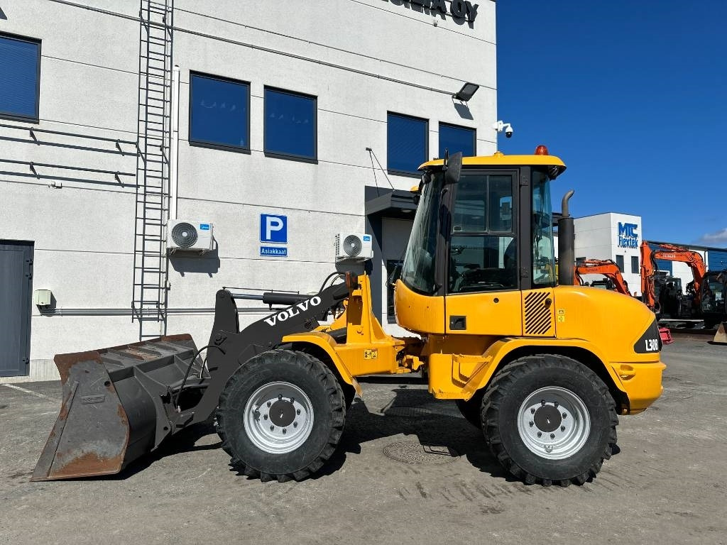 Volvo L 30 B - Máy xúc lật bánh lốp: hình 1 Volvo L 30 B - Máy xúc lật bánh lốp: hình 1