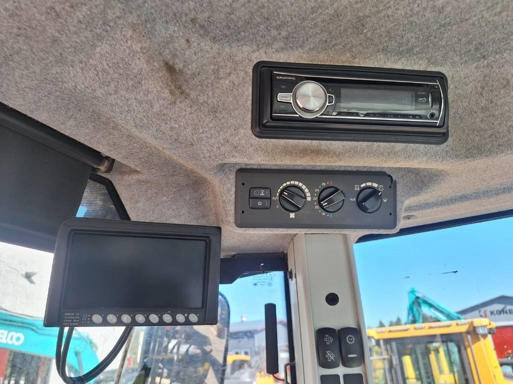 Máy xúc lật bánh lốp Volvo L 90 H: hình 6