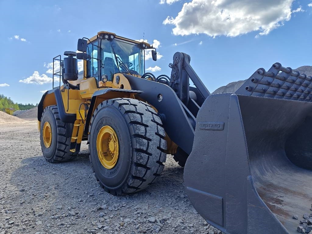 Volvo L220H - Máy xúc lật bánh lốp: hình 4 Volvo L220H - Máy xúc lật bánh lốp: hình 4