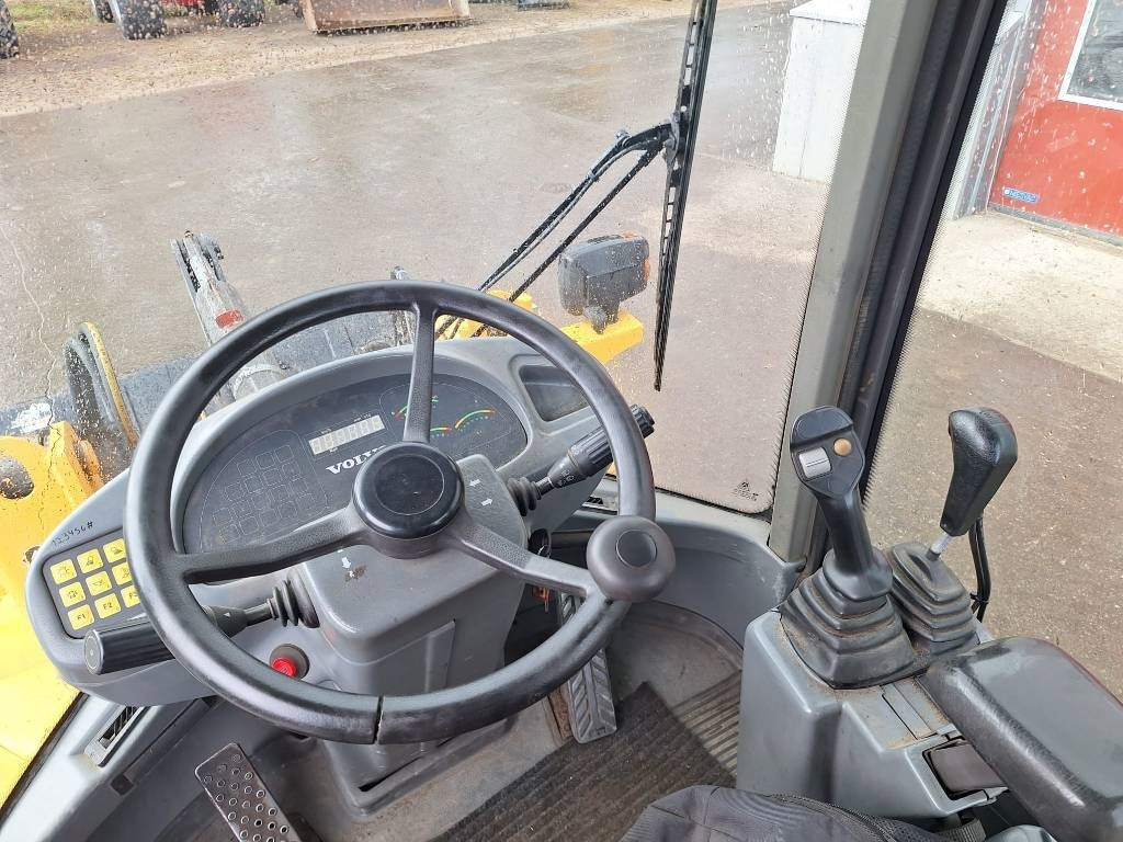 Máy xúc lật bánh lốp Volvo L30B AURALLA: hình 9