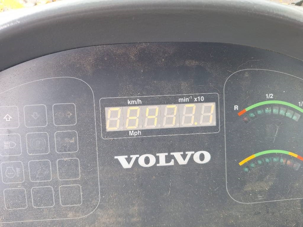 Máy xúc lật bánh lốp Volvo L30B AURALLA: hình 10