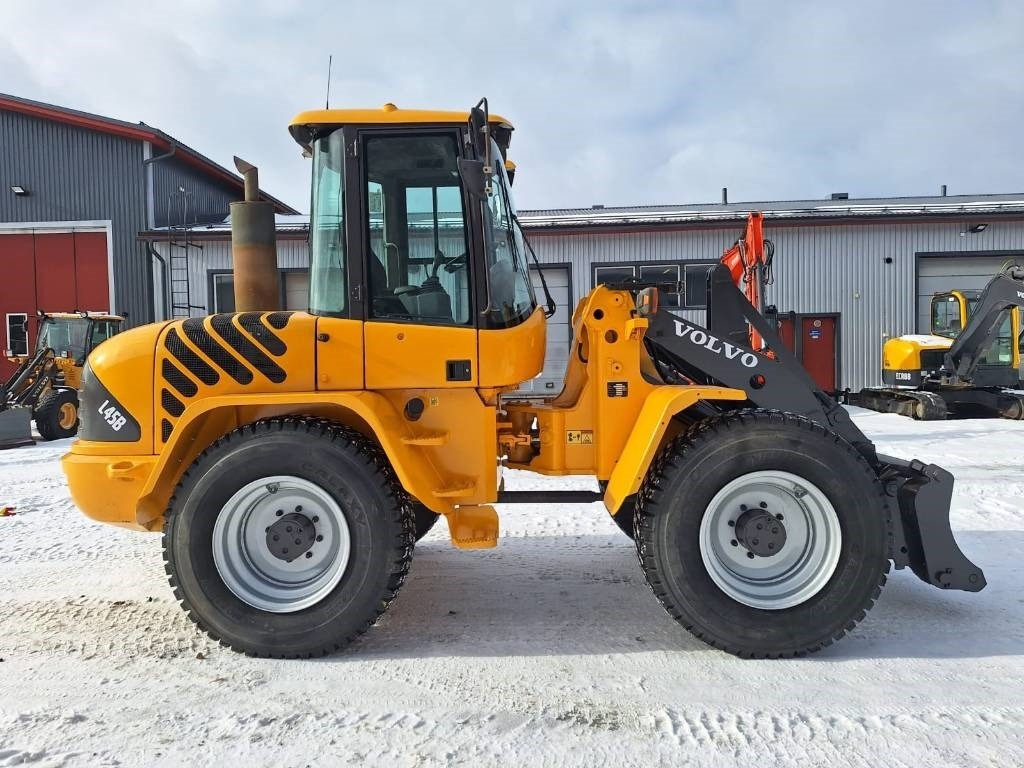 Volvo L45B UUDET RENKAAT - Máy xúc lật bánh lốp: hình 5 Volvo L45B UUDET RENKAAT - Máy xúc lật bánh lốp: hình 5
