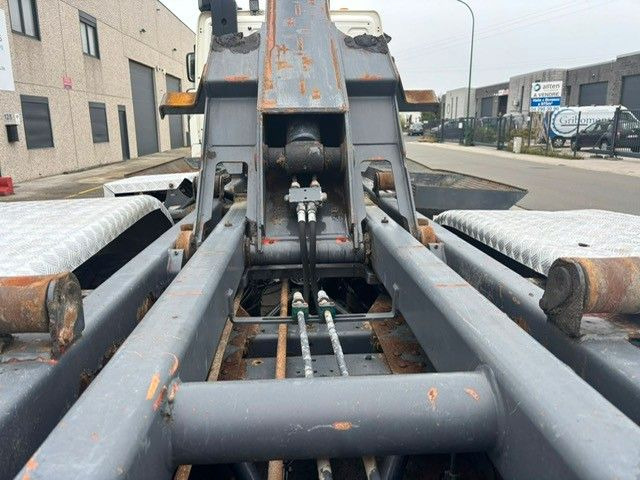 DAF CF85-410. 6x2. EU5. Retarder. - Xe tải nâng móc: hình 4 DAF CF85-410. 6x2. EU5. Retarder. - Xe tải nâng móc: hình 4