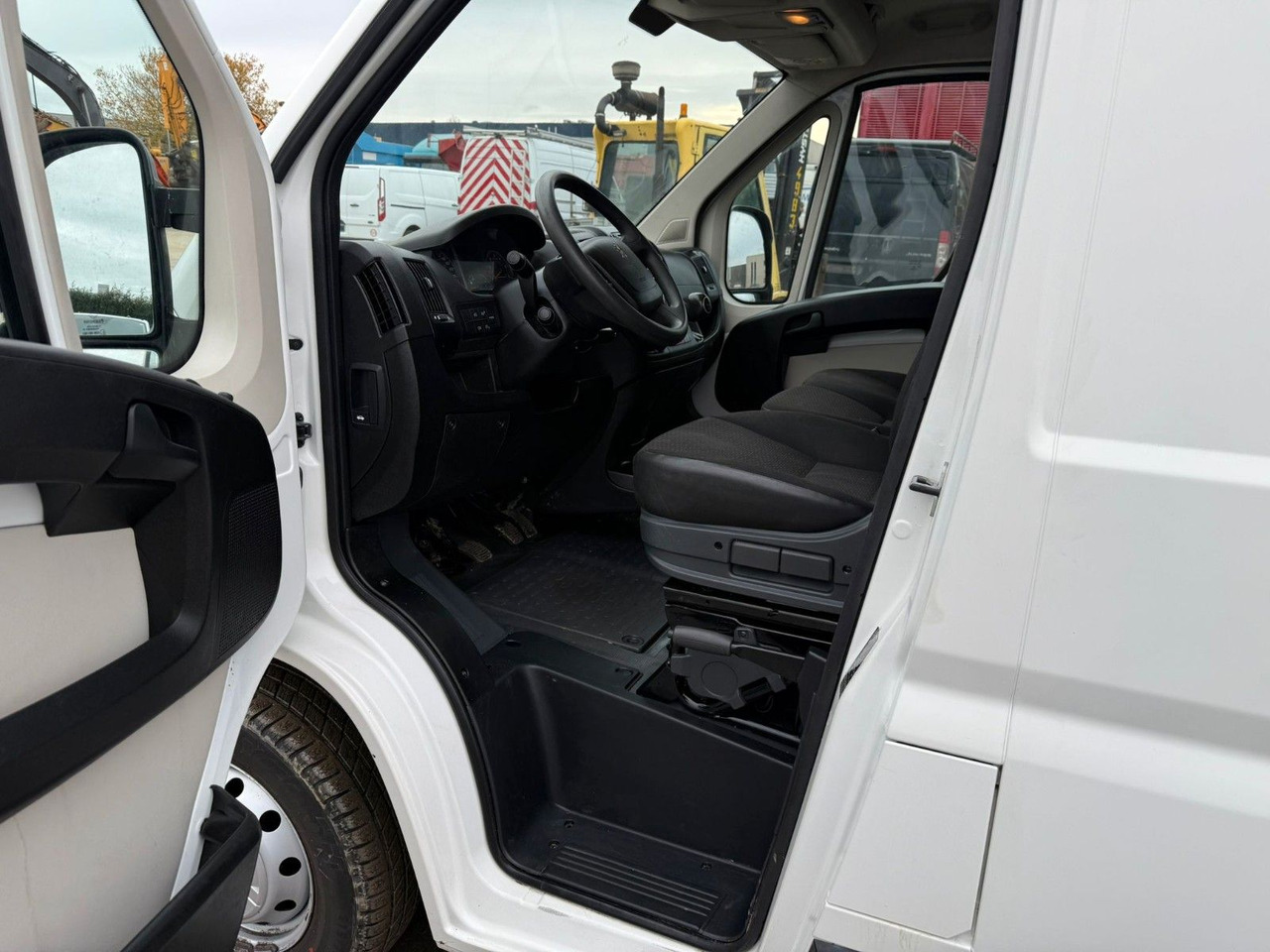 Xe van chở hàng Peugeot Boxer 2.0HDI. Maxi. Klima. Dieselpumpe defekt!: hình 11