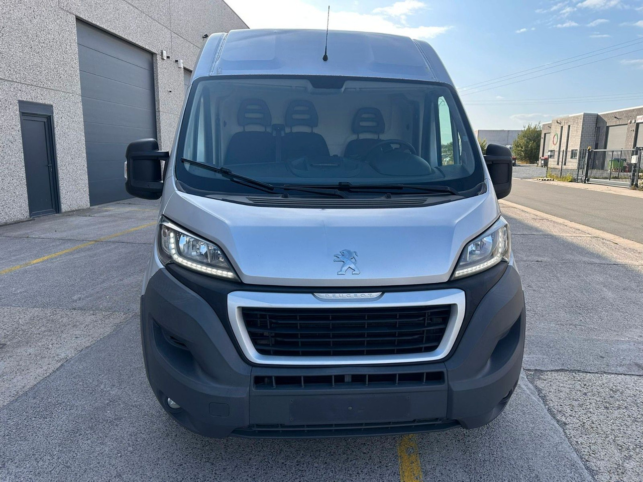 Peugeot Boxer. Klima. Navi. Tempomat. - Xe van chở hàng: hình 2 Peugeot Boxer. Klima. Navi. Tempomat. - Xe van chở hàng: hình 2
