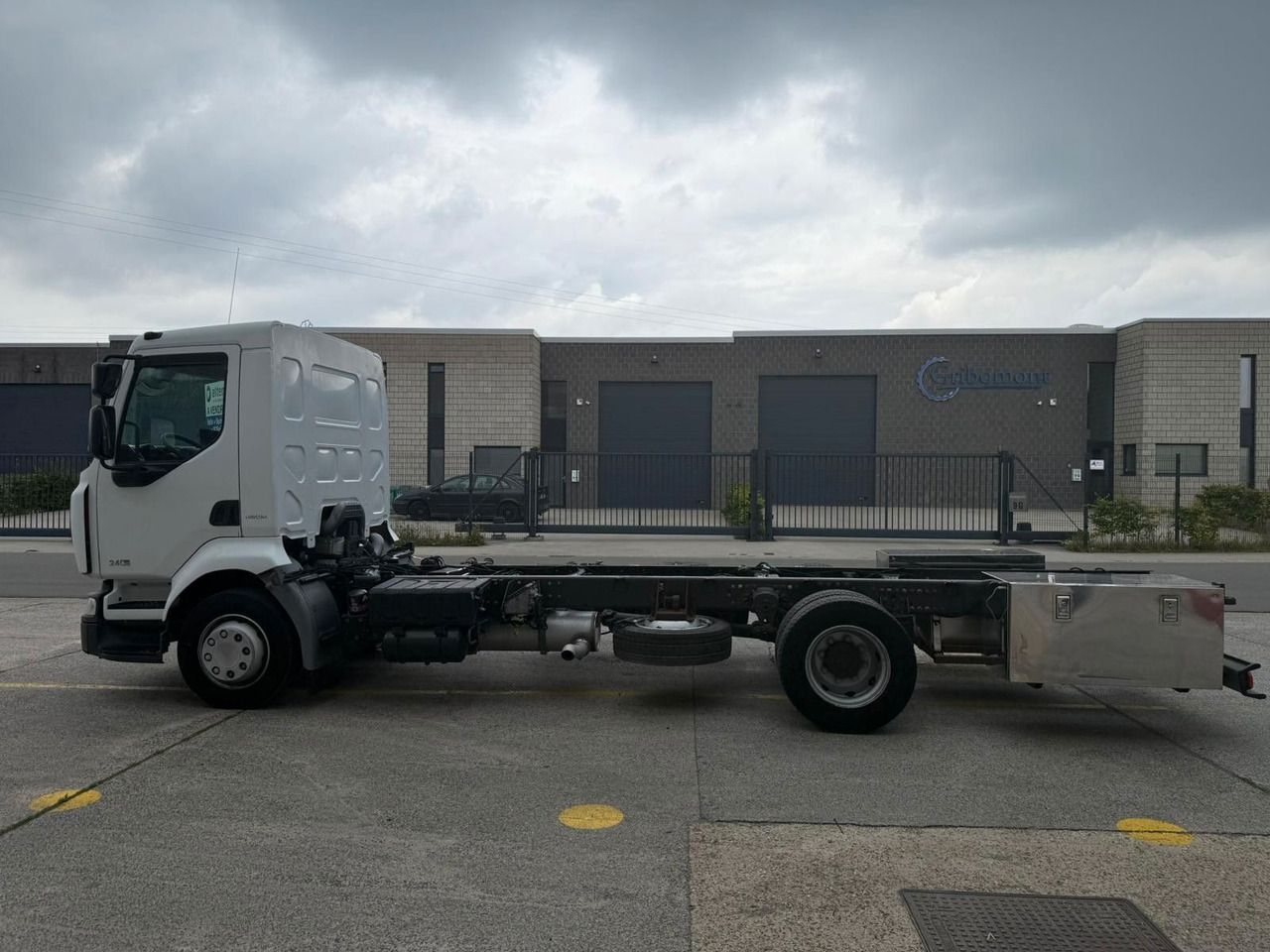 Renault Midlum 240dXi. Klima. 225.000km. - Xe tải khung gầm: hình 4 Renault Midlum 240dXi. Klima. 225.000km. - Xe tải khung gầm: hình 4