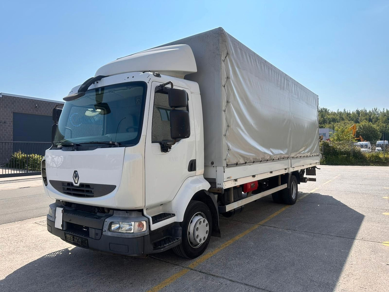Renault Midlum dXi220-12. Klima. - Xe tải thùng mui bạt: hình 3 Renault Midlum dXi220-12. Klima. - Xe tải thùng mui bạt: hình 3