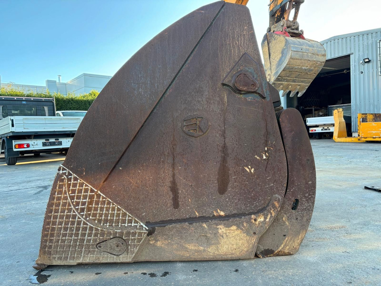 Volvo L150 - L180 - L220. Kippschaufel 5m3. Volvo L150 - L180 - L220. Kippschaufel 5m3. - Gầu xúc lật cho Máy móc xây dựng: hình 5 Volvo L150 - L180 - L220. Kippschaufel 5m3. Volvo L150 - L180 - L220. Kippschaufel 5m3. - Gầu xúc lật cho Máy móc xây dựng: hình 5
