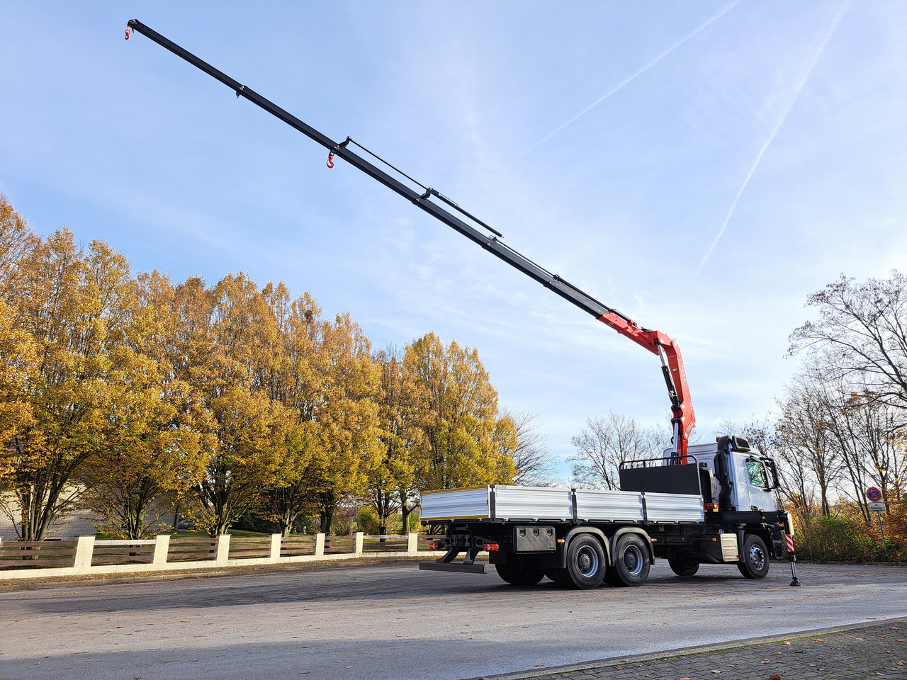 MERCEDES-BENZ AROCS 3340 CRANE FASSI F245 FLATBED TWISTLOCK EURO 3 - Xe tải thùng lửng/ Phẳng, Xe cẩu tự hành: hình 3 MERCEDES-BENZ AROCS 3340 CRANE FASSI F245 FLATBED TWISTLOCK EURO 3 - Xe tải thùng lửng/ Phẳng, Xe cẩu tự hành: hình 3