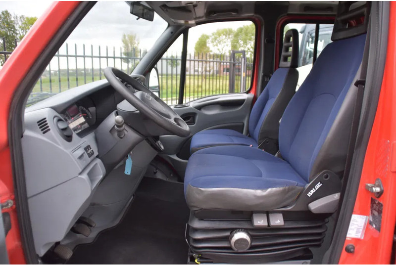 Iveco 40C18 - MANUAL - EURO 4 - 341 TKM - RADIO - BACKSEAT - 4 DOORS - GOOD CONDITION - - Xe đầu kéo: hình 5 Iveco 40C18 - MANUAL - EURO 4 - 341 TKM - RADIO - BACKSEAT - 4 DOORS - GOOD CONDITION - - Xe đầu kéo: hình 5