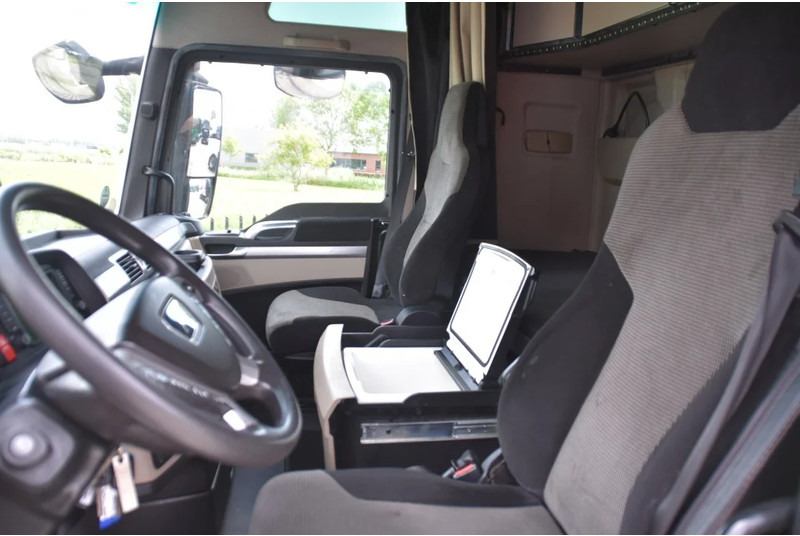 MAN TGX 18.420 - EURO 6 - ADR FL - PARK. AIRCO - NAVI - PTO - XENON LIGHTS - TOP CONDITION - - Xe đầu kéo: hình 5 MAN TGX 18.420 - EURO 6 - ADR FL - PARK. AIRCO - NAVI - PTO - XENON LIGHTS - TOP CONDITION - - Xe đầu kéo: hình 5