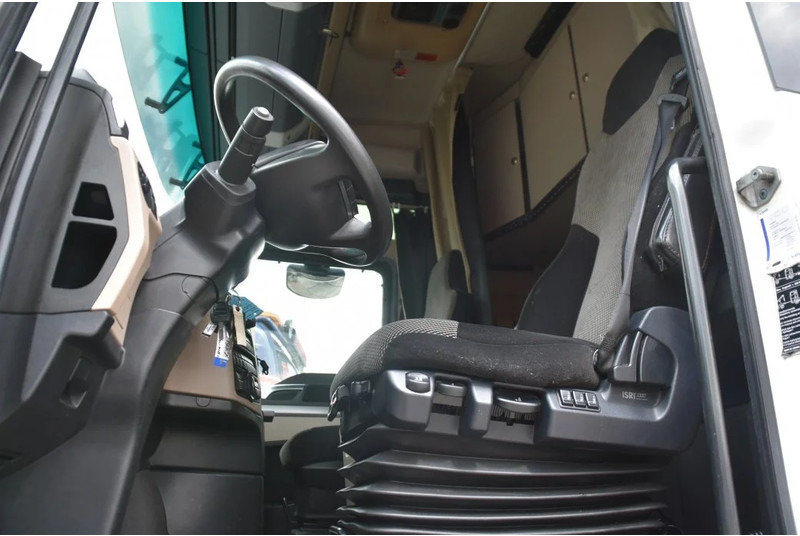 MAN TGX 18.420 - EURO 6 - ADR FL - PARK. AIRCO - NAVI - PTO - XENON LIGHTS - TOP CONDITION - - Xe đầu kéo: hình 4 MAN TGX 18.420 - EURO 6 - ADR FL - PARK. AIRCO - NAVI - PTO - XENON LIGHTS - TOP CONDITION - - Xe đầu kéo: hình 4