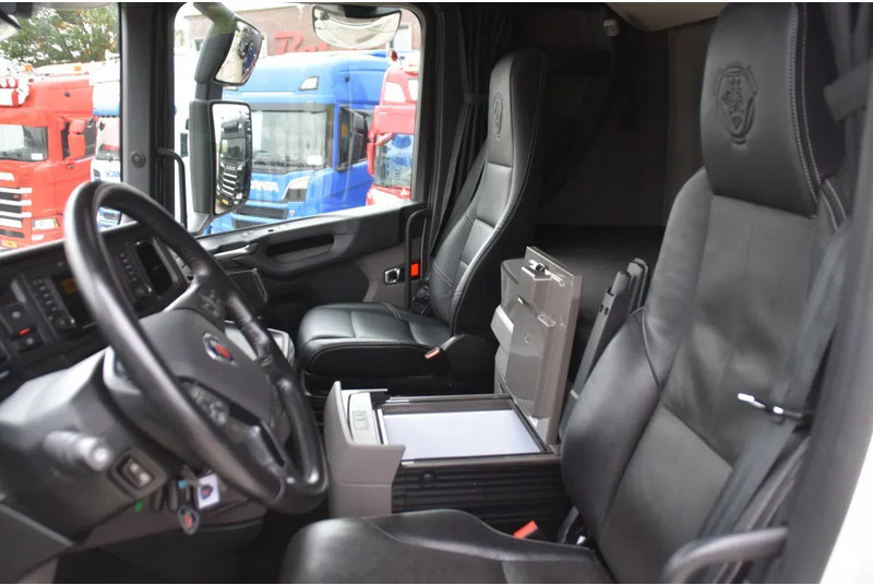 Scania S460 NGS 4x2NB - ONLY 71 TKM - FULL AIR - PARK. AIRCO - LEATHER SEATS - 2 x FUEL TANKS - LED LIGHTS - EXCELLENT CONDITION - - Xe đầu kéo: hình 5 Scania S460 NGS 4x2NB - ONLY 71 TKM - FULL AIR - PARK. AIRCO - LEATHER SEATS - 2 x FUEL TANKS - LED LIGHTS - EXCELLENT CONDITION - - Xe đầu kéo: hình 5