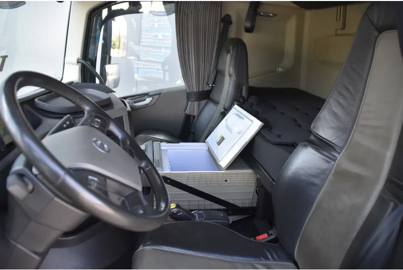 Volvo FH 16.750 Globetrotter XL 6x2 - RETARDER - FULL AIR - PARK. AIRCO - DYNAMIC STEERING - SLIDING FIFTH WHEEL - ALCOA'S - TOP CONDI - Xe đầu kéo: hình 5 Volvo FH 16.750 Globetrotter XL 6x2 - RETARDER - FULL AIR - PARK. AIRCO - DYNAMIC STEERING - SLIDING FIFTH WHEEL - ALCOA'S - TOP CONDI - Xe đầu kéo: hình 5