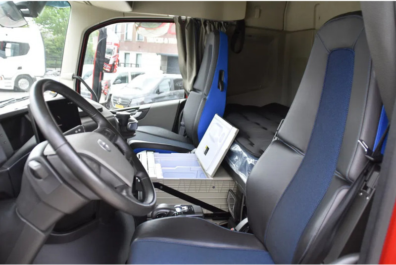 Volvo FH 460 Globe 4x2 - MEGA - 127 TKM - FULL AIR - PARK. AIRCO - 2 x FUEL TANKS - ALCOA'S - LED LIGHTS - LIKE NEW - - Xe đầu kéo: hình 5 Volvo FH 460 Globe 4x2 - MEGA - 127 TKM - FULL AIR - PARK. AIRCO - 2 x FUEL TANKS - ALCOA'S - LED LIGHTS - LIKE NEW - - Xe đầu kéo: hình 5
