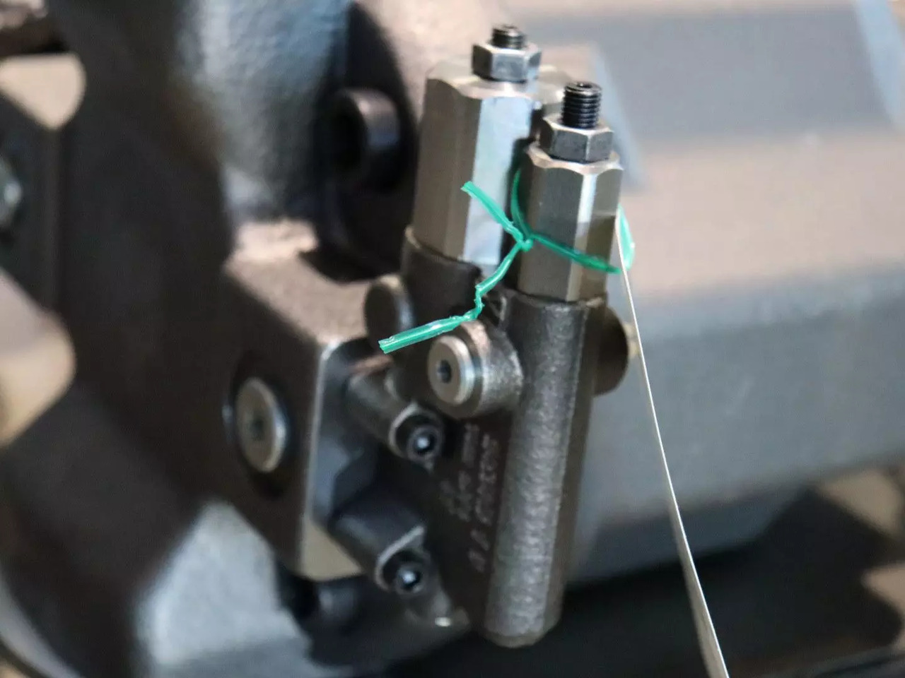 REXROTH A10VO100DFR/31L-VSC62N00 - Bơm thủy lực cho Thiết bị xử lý vật liệu: hình 3 REXROTH A10VO100DFR/31L-VSC62N00 - Bơm thủy lực cho Thiết bị xử lý vật liệu: hình 3