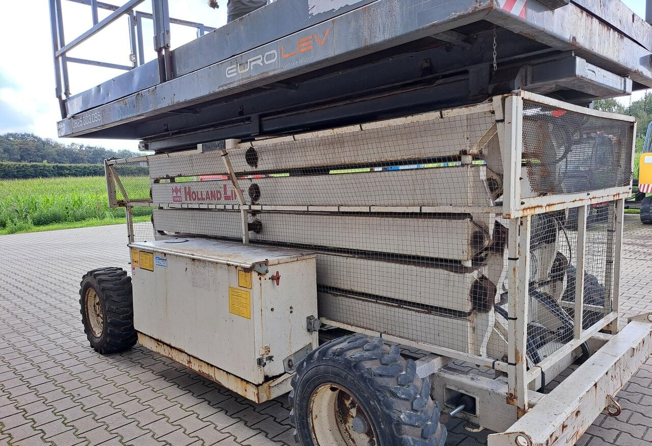 Máy nâng người hình kéo Holland Lift A151DV: hình 6