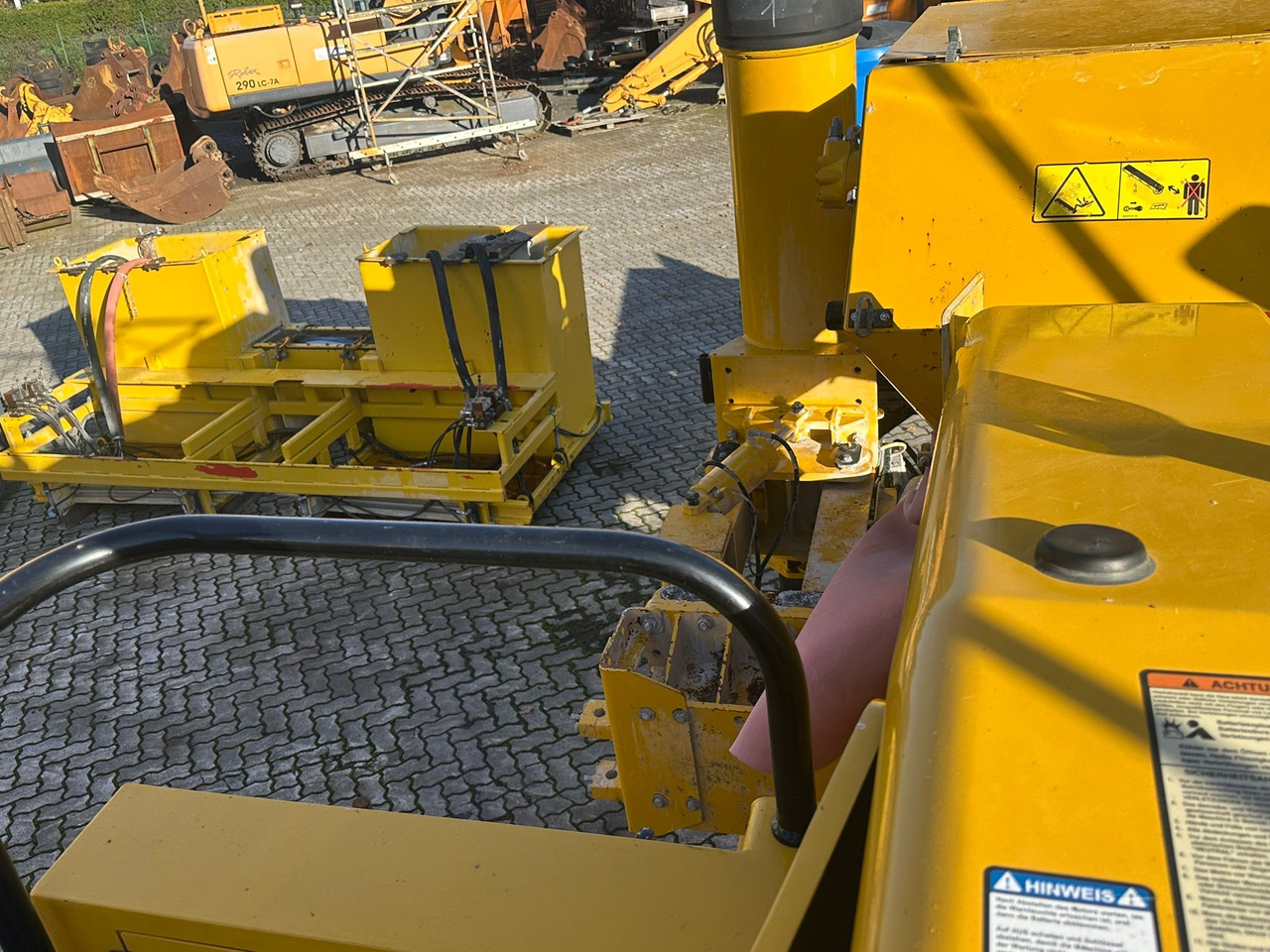 GOMACO 3300 - Máy trải bê tông xi măng: hình 4 GOMACO 3300 - Máy trải bê tông xi măng: hình 4