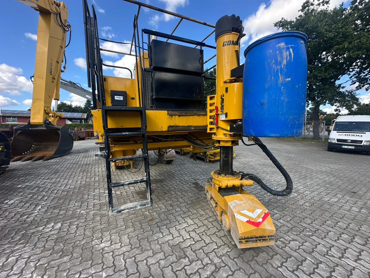 GOMACO 3300 - Máy trải bê tông xi măng: hình 3 GOMACO 3300 - Máy trải bê tông xi măng: hình 3